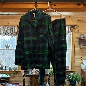 Wondershop Green and Blue Plaid Pajama Set